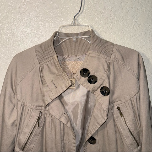 Daytrip Women’s Taupe Utility Bomber Jacket w/ Zipper Pockets & Button Front - Picture 3 of 13